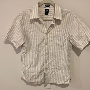 Men’s Gap Button up Shirt